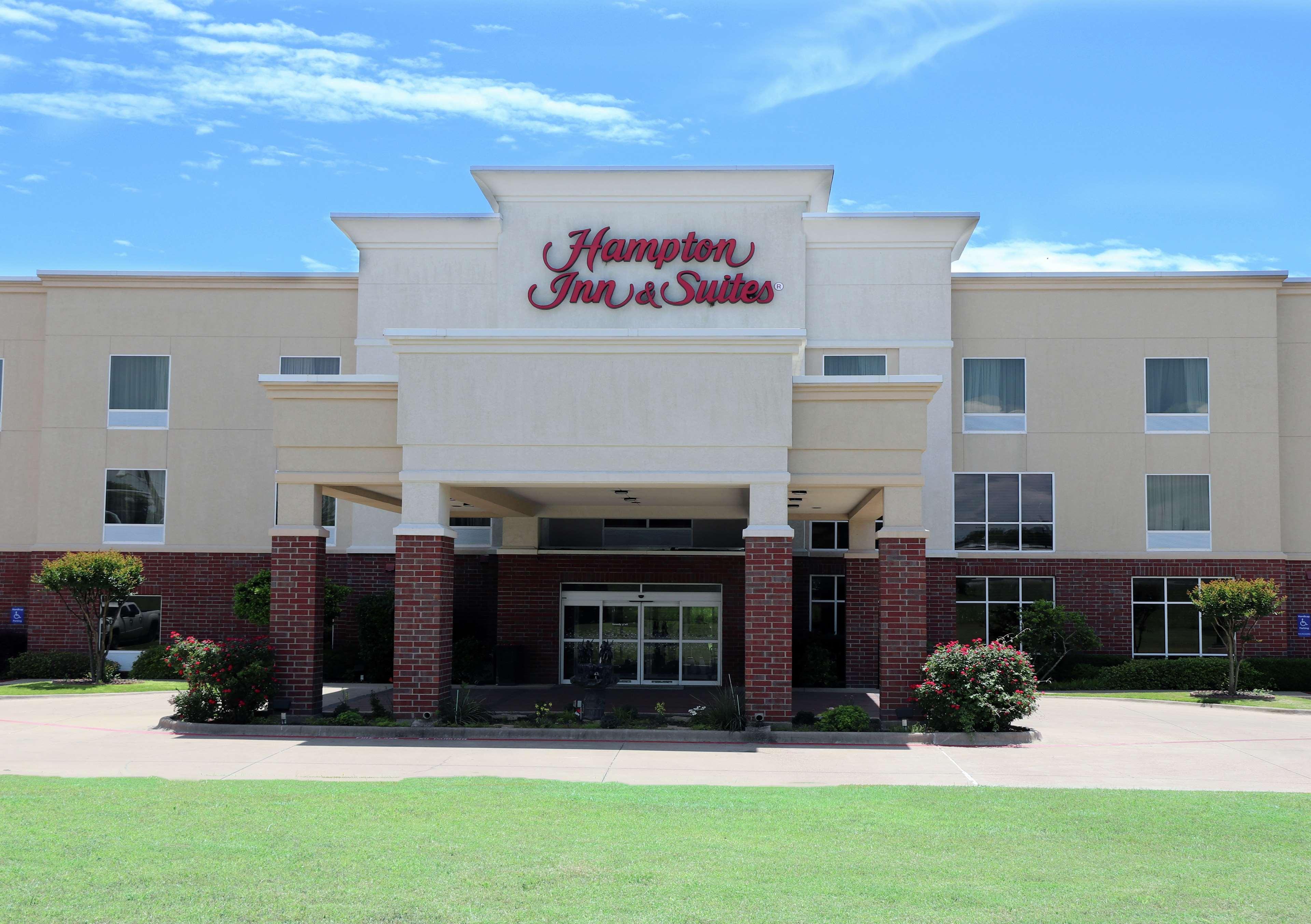 Hampton Inn And Suites Stephenville Exterior photo
