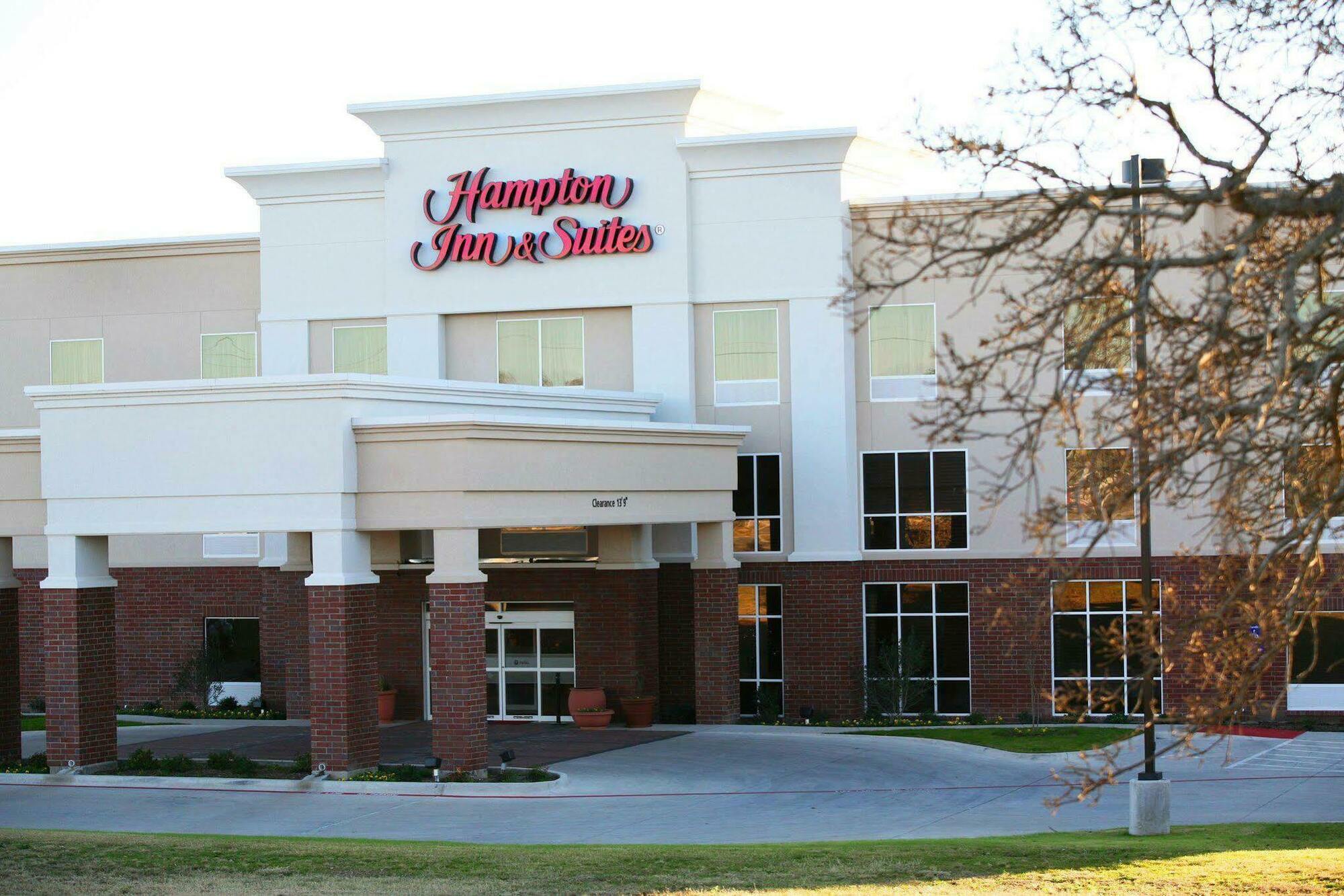 Hampton Inn And Suites Stephenville Exterior photo